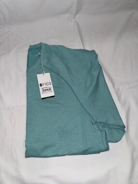 FIGS Men’s Teal Longsleeve Underscrub
